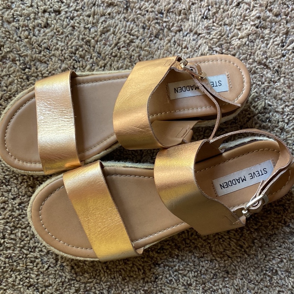 Sandals - Picture 3 of 5
